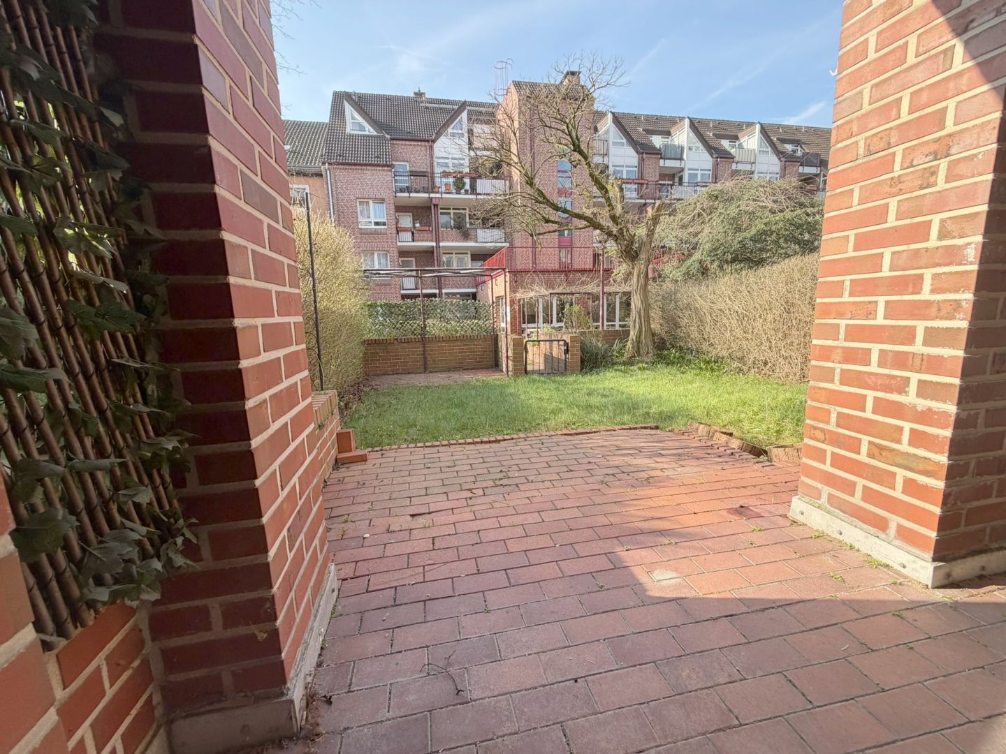 Ansicht 10 von: Neuss-City: Einziehen und Wohlfühlen - attraktive, großzügige 3-Zimmerwhg. Garten und TG-Stellplatz